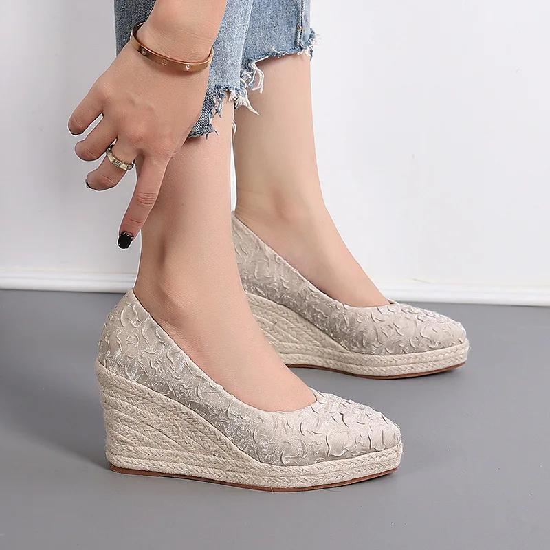 Wedge Espadrille Women - รองเท้าส้นสูงแบบแพลตฟอร์มลายดอกไม้ ระบายอากาศได้ดี ใส่สบาย ขนาด 8 ซม.