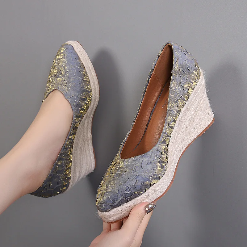 รองเท้าส้นสูงแบบแพลตฟอร์มลายดอ - Wedge Espadrille Women บทวิจารณ์และราคา